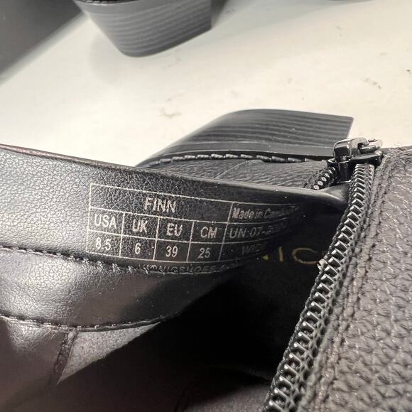 Vionic Finn Leather Comfort Block Heel Ankle Boot Black Women's 8.5 Wide NWOB - Picture 10 of 11